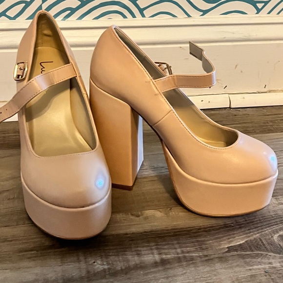 NWOT Lulu’s Frona Mary Jane Pumps, size 7.5 - Picture 4 of 6